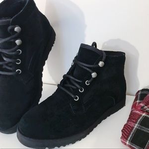 UGG Bethany Black Chukka Boot
